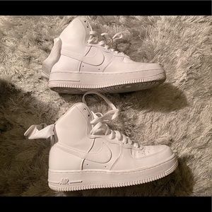 Women’s all white Air Force 1 high top size 8…only worn once good condition..